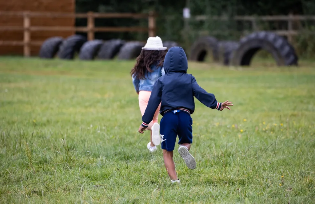 Diese Regeln beim Filmen solltest du kennen Beim Filmen von Kindern gelten besondere Regeln